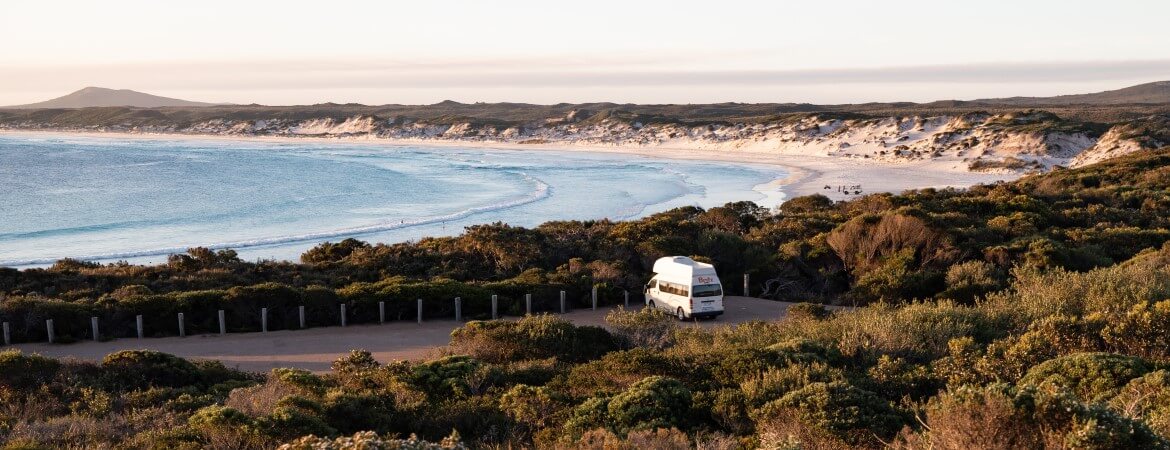 Campervan am Strand in West-Australien