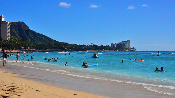 Waikiki Beach mit Diamond Head im Hintergrund
