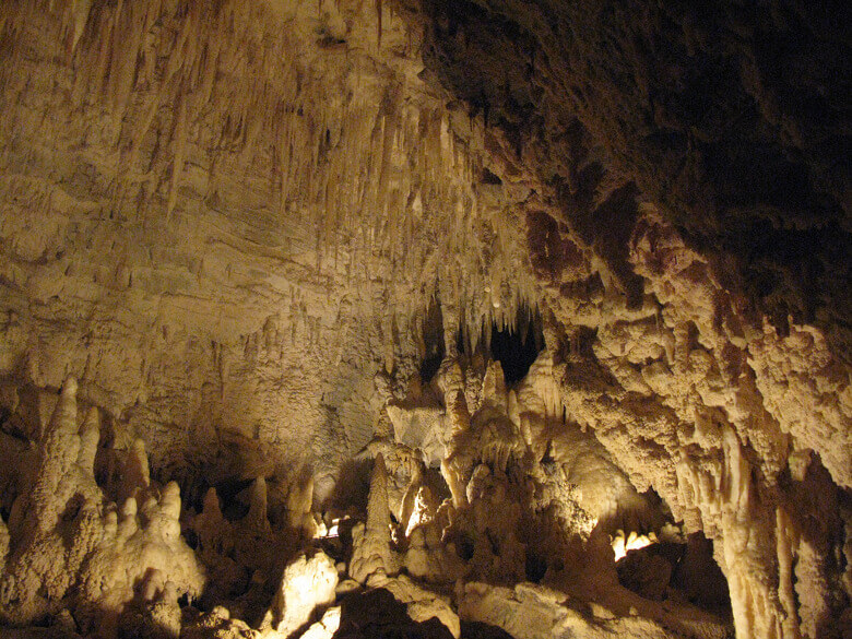 Waitomo Caves Felsformationen, Stalagmiten, Stalaktiten