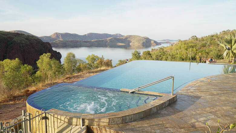 Infinity Pool mit Blick auf den Lake Argyle in Australien