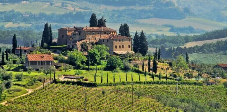 Weingut in den Hügeln der Toskana, Italien