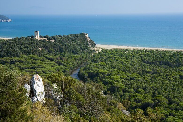 Blick über den Parco del Maremma in der Toskana, Italien