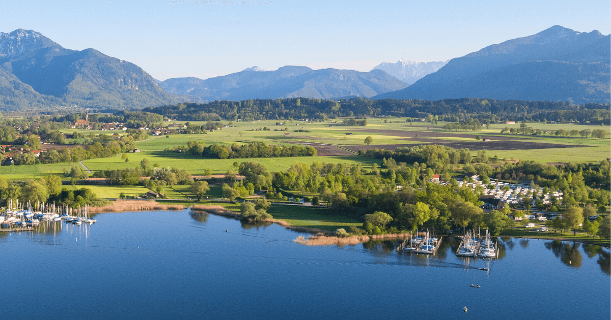 Campingplätze am Chiemsee: Diese 8 Plätze in Bayern sind besonders schön