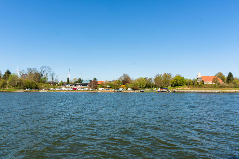 Wohnmobilstellplätze am Nord-Ostseekanal in Sehestedt