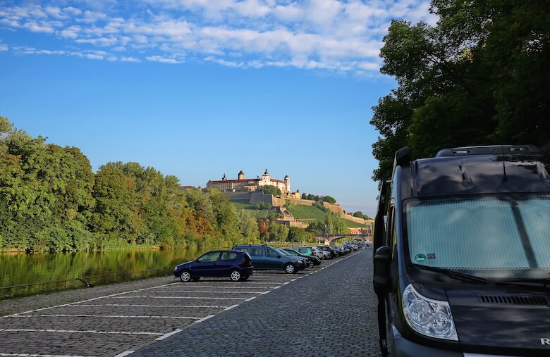 Camping in Stadtnähe: Stellplatz in Würzburg.