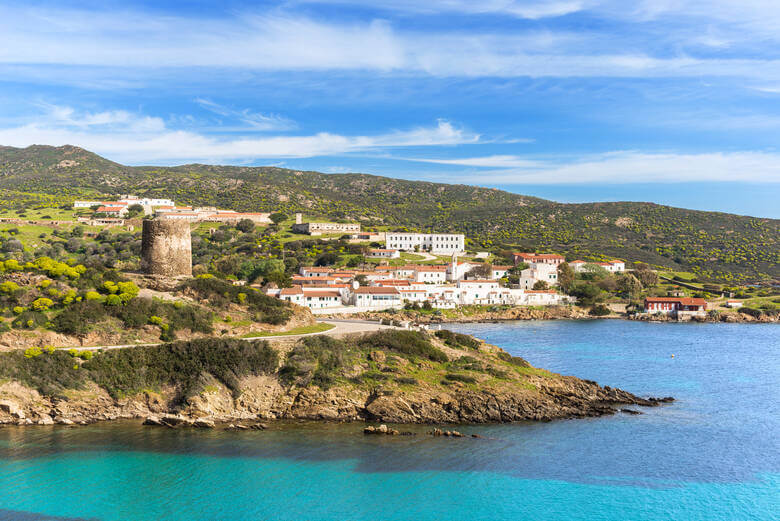 Turm auf der sardischen Halbinsel Asinara