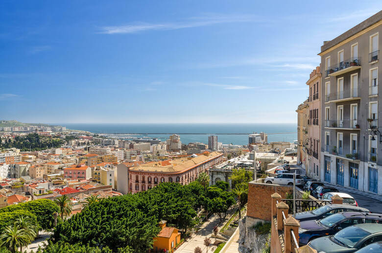 Blick über die Stadt Cagliari auf Sardinien