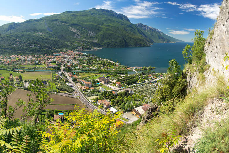 Campingplatz am Gardasee direkt am Wasser 