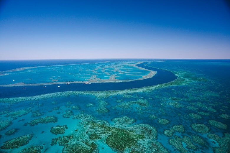 Blick über das Great Barrier Reef in Australien