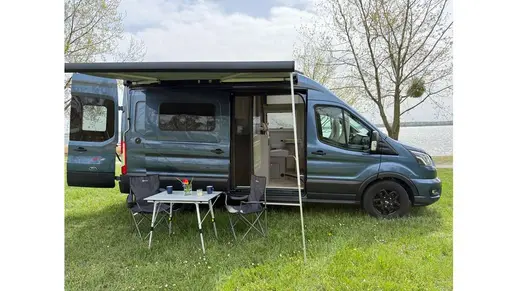 LMC Ford Innovan 590