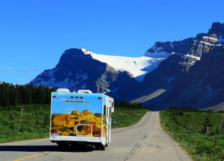 Wohnmobil mieten in Kanada Die raue, bergige Landschaft Kanadas mit dem Camper durchfahren